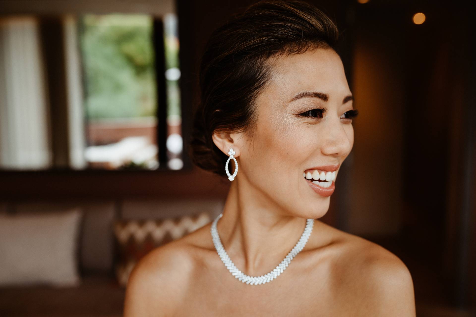 Accentuating One of Your Main Beauty Features The Neckline Pendant